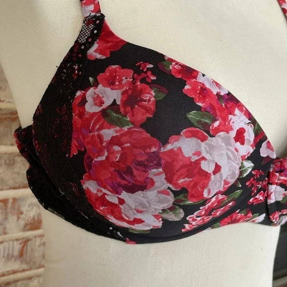 Secret Treasures Black Red Floral - Picture 4 of 9